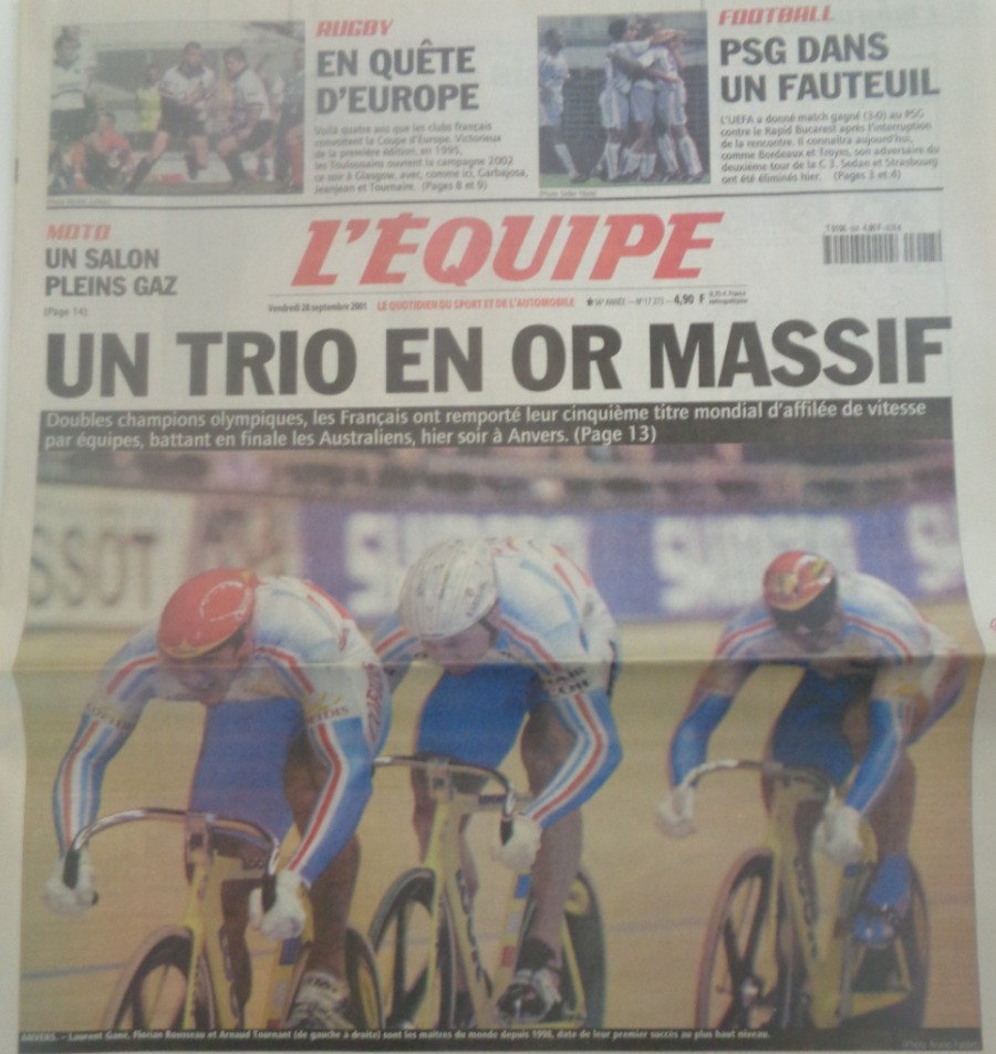 Journal l'équipe 28/09/2001 Un trio en or massif - Doubles champions olympiques de vitesse - cyclisme - Journal L'Équipe authentique - Revue Vintage