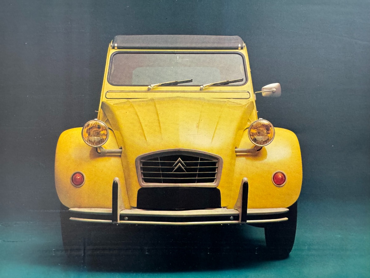Catalogue Les petites Citroen 2 CV - Dyane - Méhari - Ami 8 - année 1976 - Vue 2 - Auto