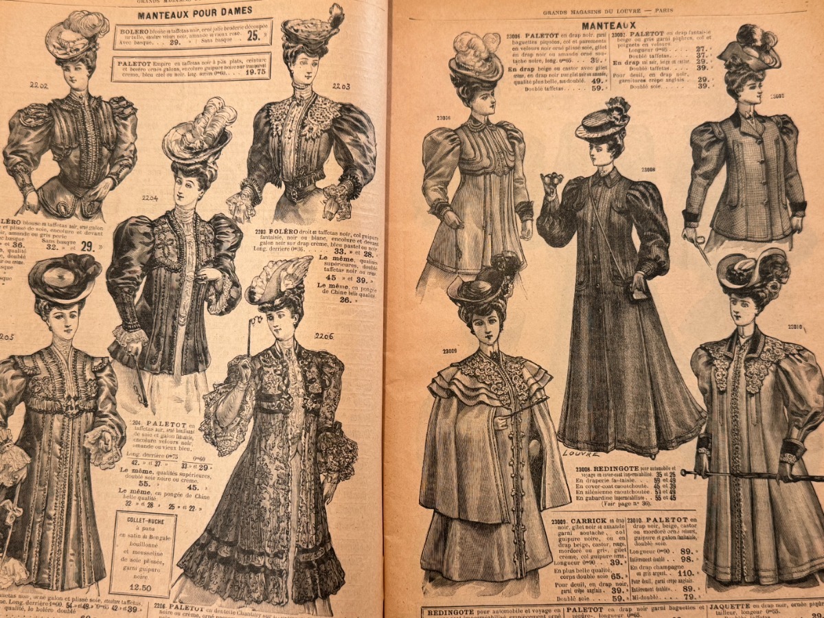 1906 Catalogue Au Louvre - Mode - Paris - avec des échantillons de tissus - Vue 2 - Grands Magasins